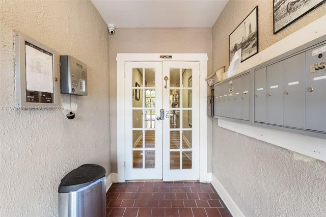 3409 S Le Jeune Rd, Coral Gables, FL 33134