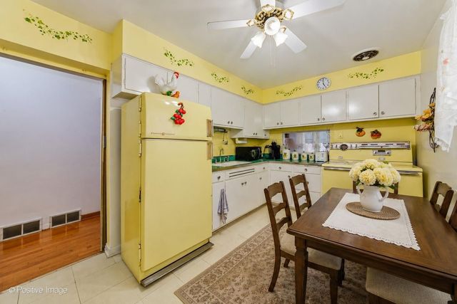 3800 Highland Avenue, Berwyn, IL 60402