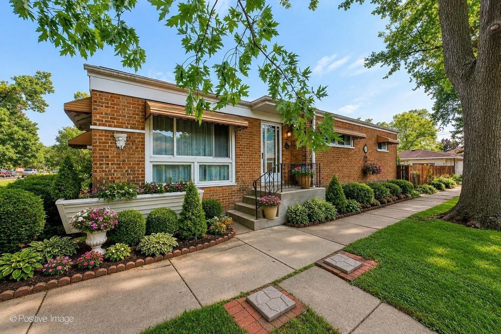 3800 Highland Avenue, Berwyn, IL 60402