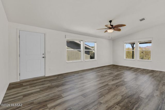 7706 W Copper Nugget Drive, Tucson, AZ 85735