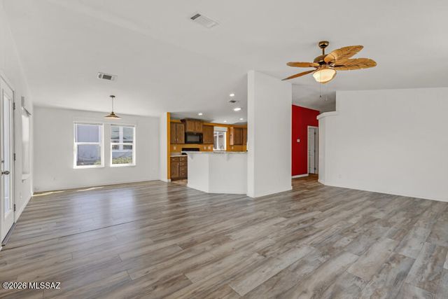 7706 W Copper Nugget Drive, Tucson, AZ 85735