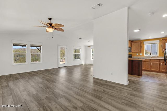 7706 W Copper Nugget Drive, Tucson, AZ 85735