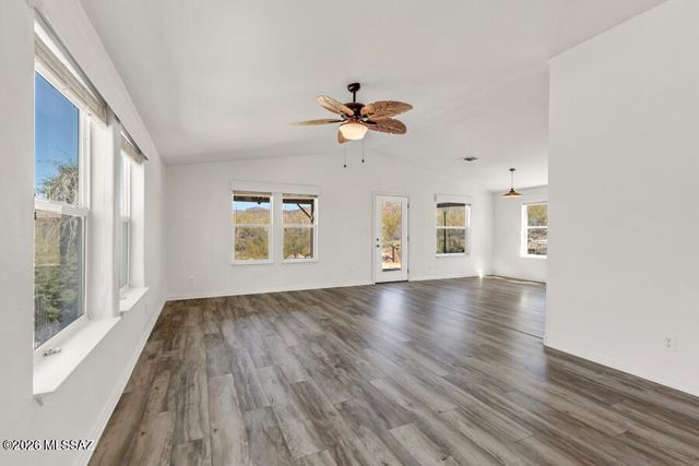 7706 W Copper Nugget Drive, Tucson, AZ 85735