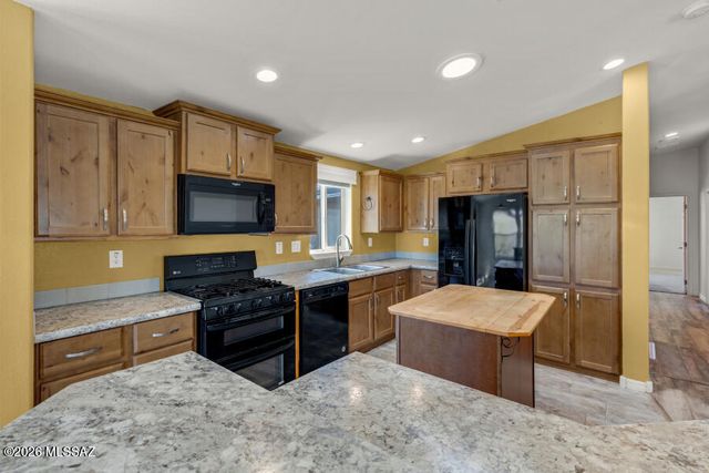 7706 W Copper Nugget Drive, Tucson, AZ 85735