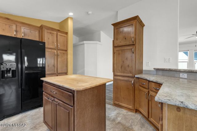 7706 W Copper Nugget Drive, Tucson, AZ 85735