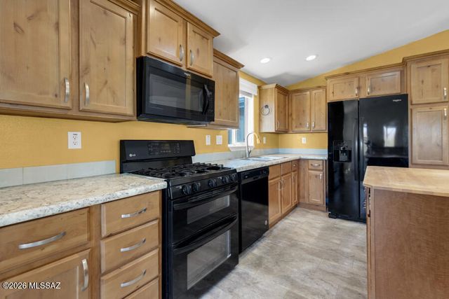 7706 W Copper Nugget Drive, Tucson, AZ 85735