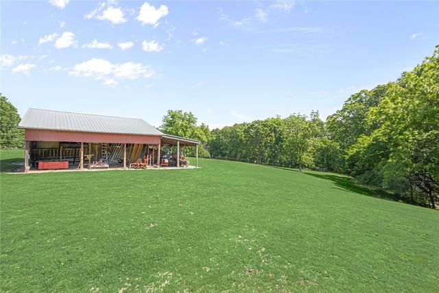 11086 Roman Road, Bentonville, AR 72712