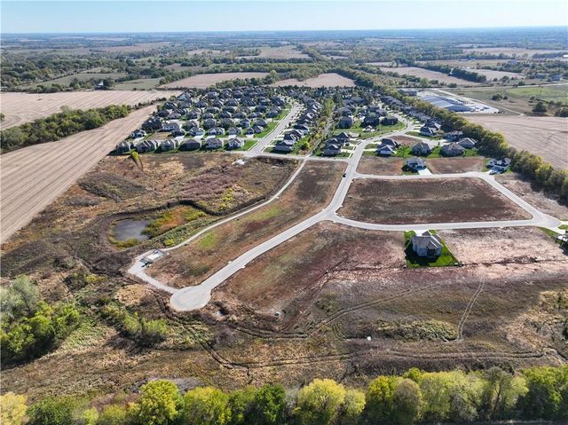 19548 Barstow Circle, Spring Hill, KS 66083