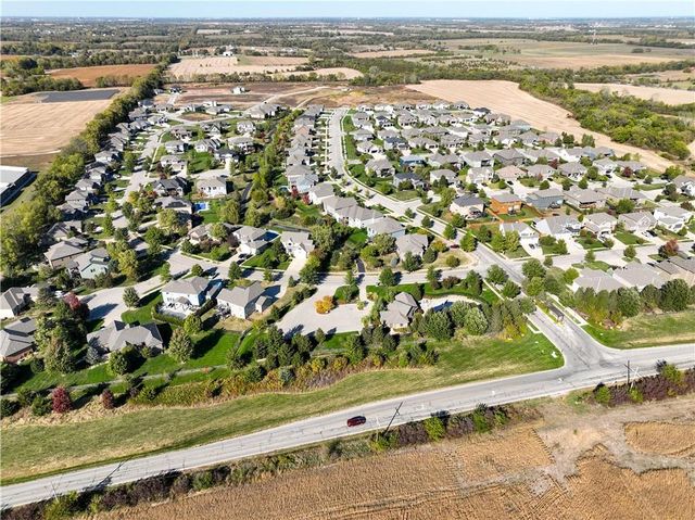 19548 Barstow Circle, Spring Hill, KS 66083