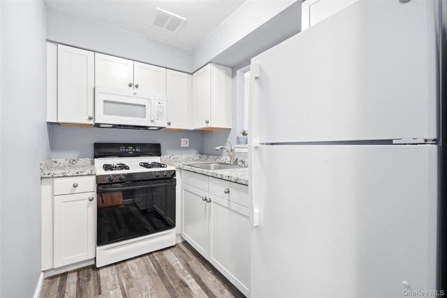 9 Charles Lane 2C, Pomona, NY 10970