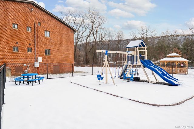 9 Charles Lane 2C, Pomona, NY 10970