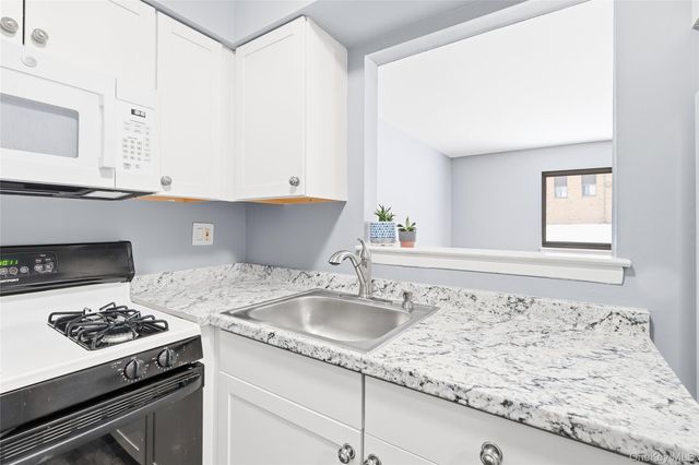 9 Charles Lane 2C, Pomona, NY 10970