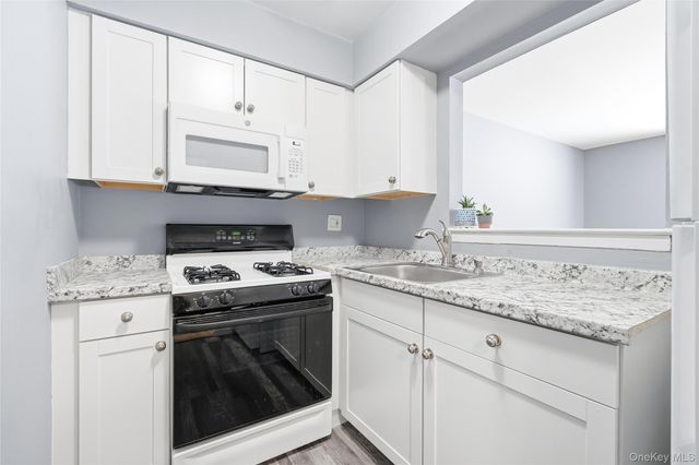 9 Charles Lane 2C, Pomona, NY 10970