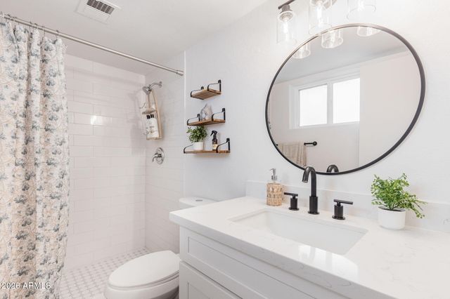 2529 E COMMONWEALTH Circle, Chandler, AZ 85225