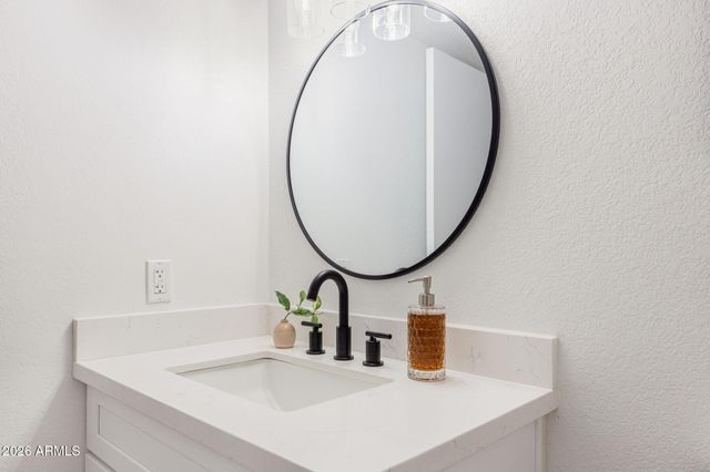 2529 E COMMONWEALTH Circle, Chandler, AZ 85225