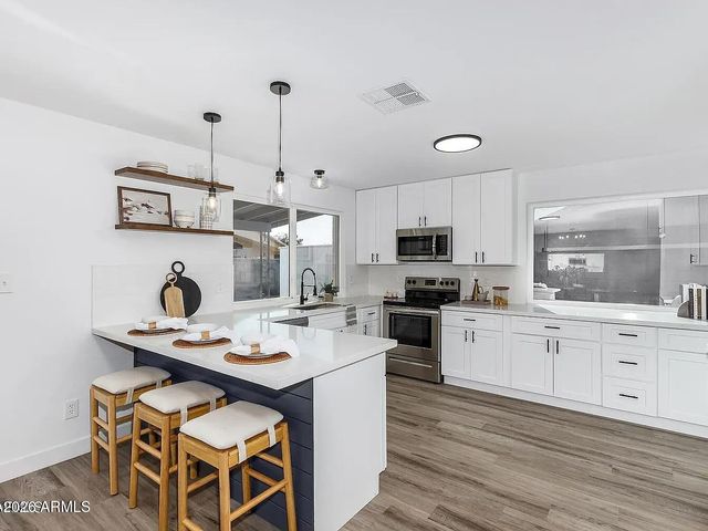 2529 E COMMONWEALTH Circle, Chandler, AZ 85225