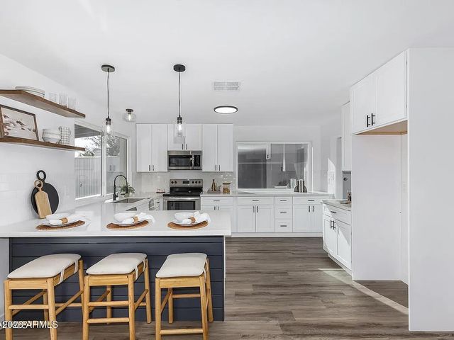 2529 E COMMONWEALTH Circle, Chandler, AZ 85225