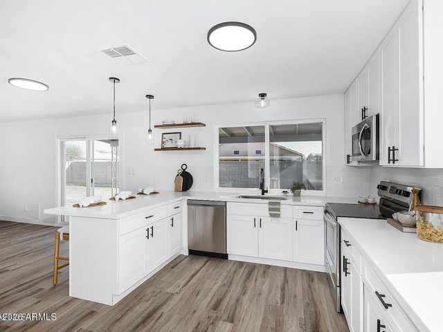 2529 E COMMONWEALTH Circle, Chandler, AZ 85225