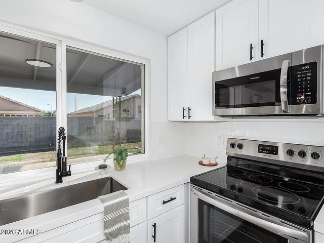 2529 E COMMONWEALTH Circle, Chandler, AZ 85225