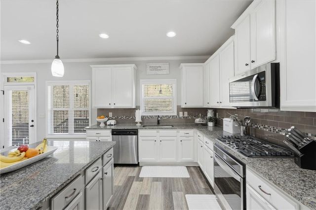 6580 Providence Lake Drive, Gainesville, GA 30506