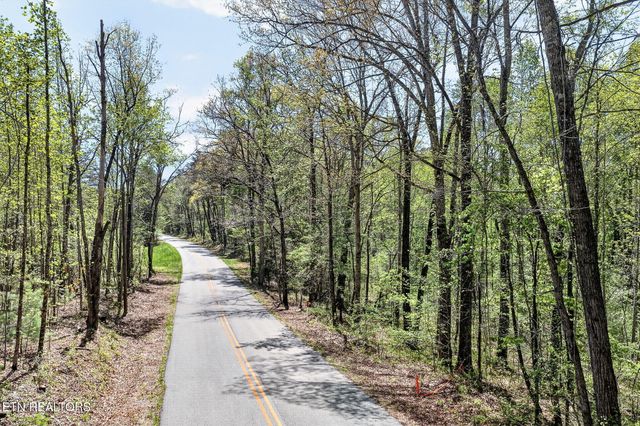 3 Smith Mountain Rd, Rockwood, TN 37854