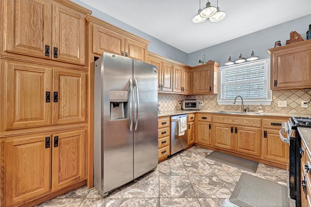 6322 W Milliken Bend, Fayetteville, AR 72704