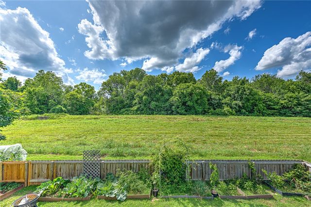 6322 W Milliken Bend, Fayetteville, AR 72704