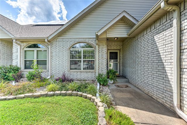 6322 W Milliken Bend, Fayetteville, AR 72704