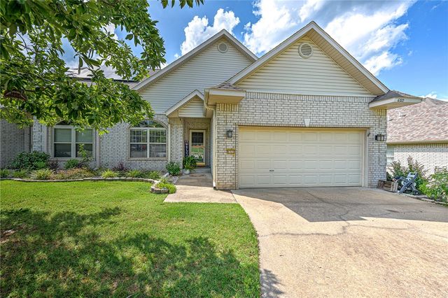 6322 W Milliken Bend, Fayetteville, AR 72704