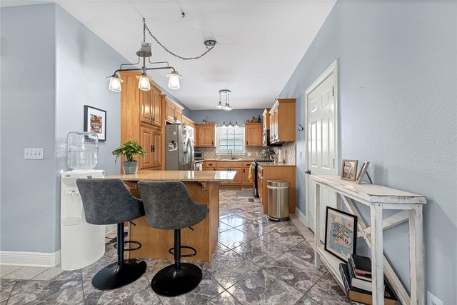 6322 W Milliken Bend, Fayetteville, AR 72704