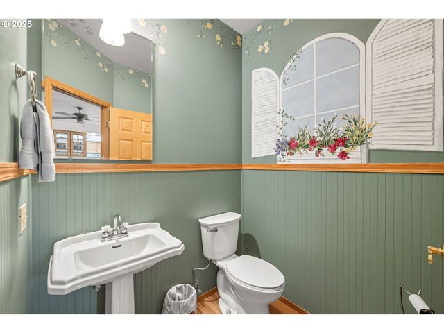 729 RANCH Rd, Reedsport, OR 97467