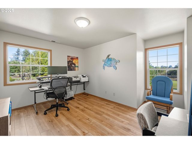 729 RANCH Rd, Reedsport, OR 97467