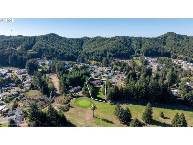 729 RANCH Rd, Reedsport, OR 97467