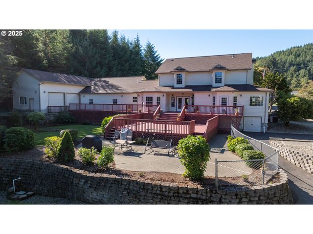 729 RANCH Rd, Reedsport, OR 97467