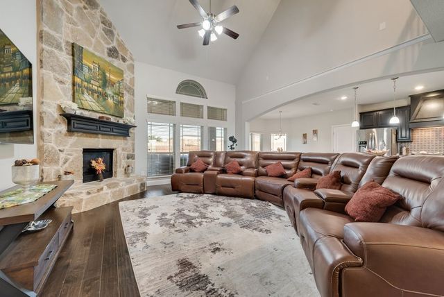 2601 Maple Leaf Drive, Midlothian, TX 76065