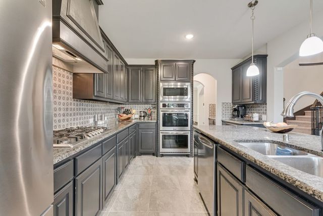 2601 Maple Leaf Drive, Midlothian, TX 76065