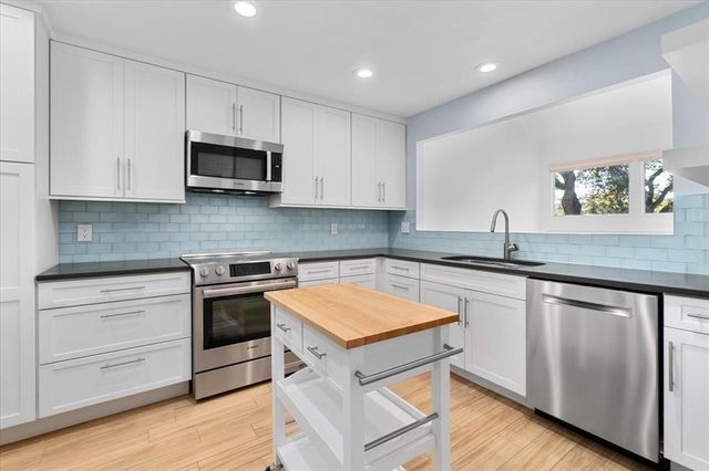 6410 Five Acre Wood ST, Austin, TX 78746