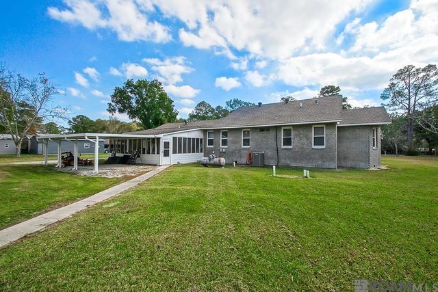 39076 David Dr, Prairieville, LA 70769