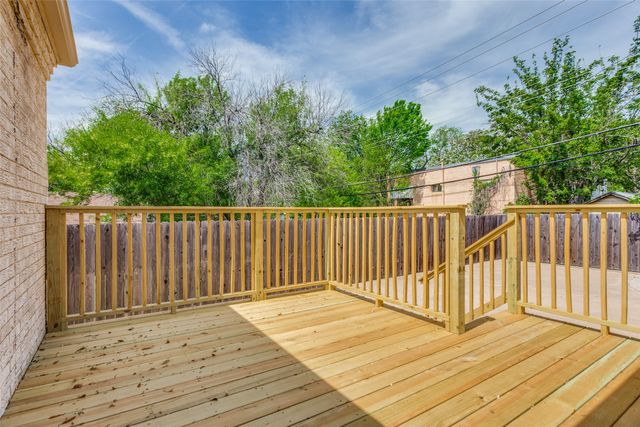 5120 Lovell Avenue, Fort Worth, TX 76107