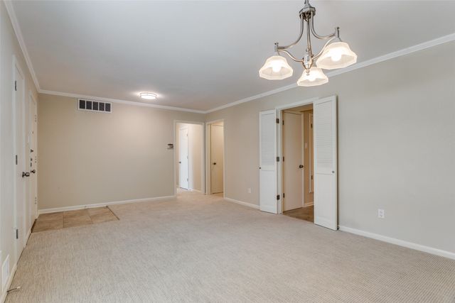 5120 Lovell Avenue, Fort Worth, TX 76107