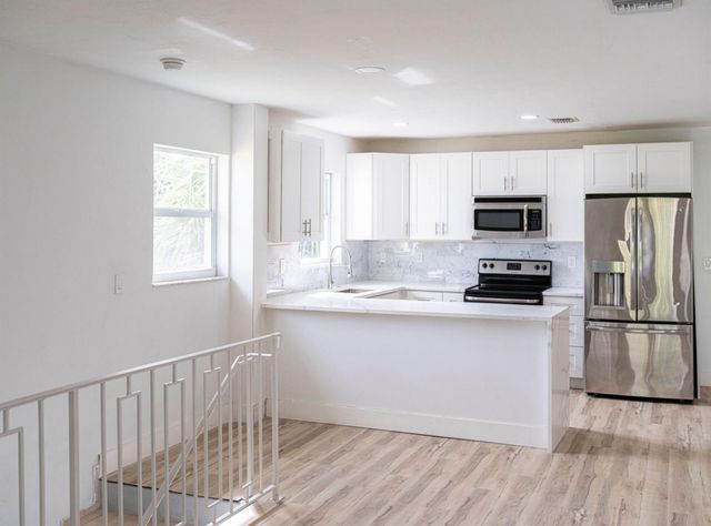 1009 S Federal Hwy 3 Highway 3, Lake Worth Beach, FL 33460