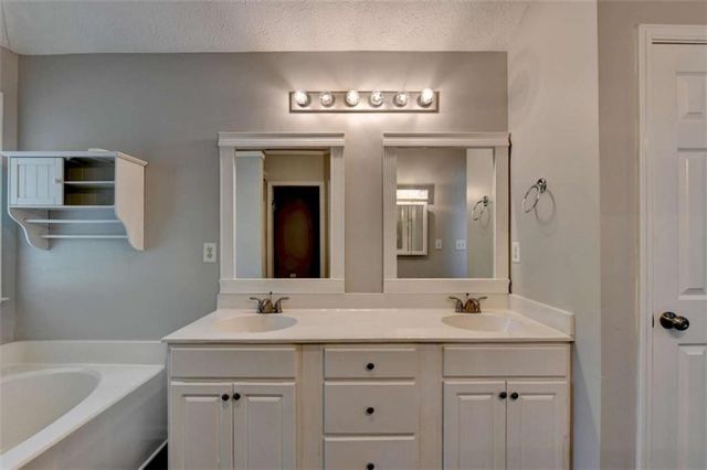 572 Staghorn Lane, Suwanee, GA 30024