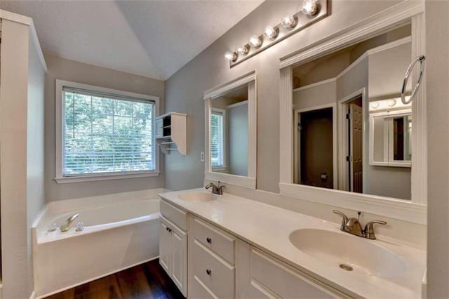 572 Staghorn Lane, Suwanee, GA 30024