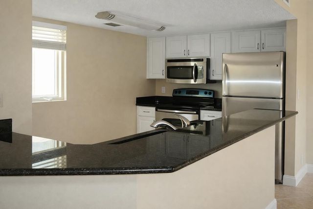 1030 Lake Shore Drive 206, Lake Park, FL 33403