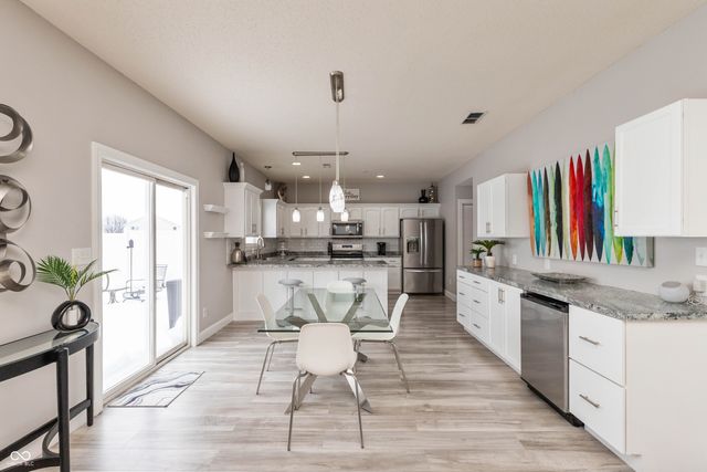 3015 Parkview Drive, Columbus, IN 47201