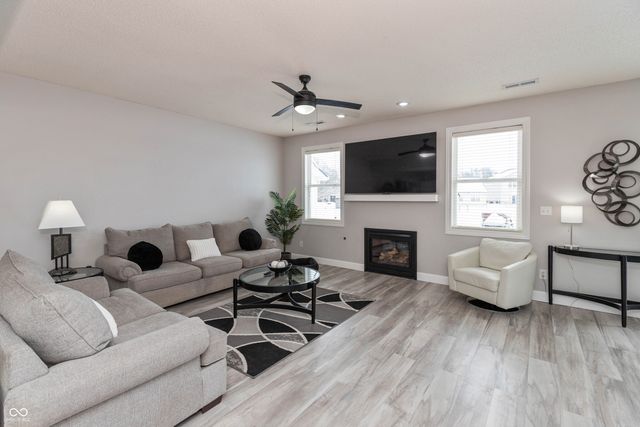 3015 Parkview Drive, Columbus, IN 47201