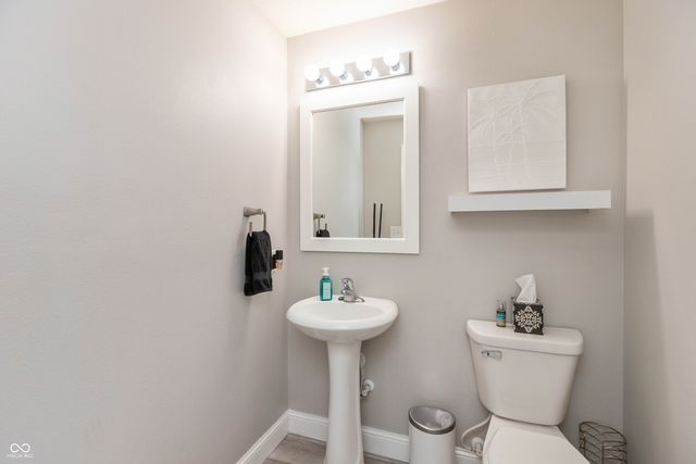 3015 Parkview Drive, Columbus, IN 47201