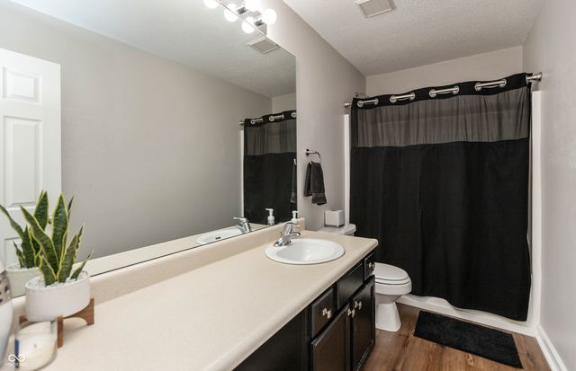 3015 Parkview Drive, Columbus, IN 47201