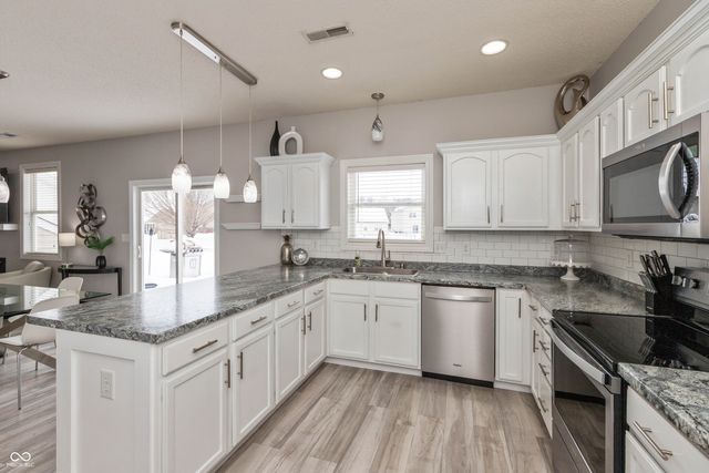 3015 Parkview Drive, Columbus, IN 47201