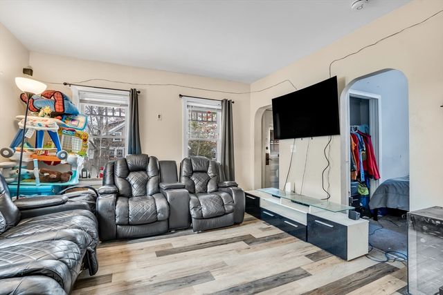 56 Silver St, Taunton, MA 02780